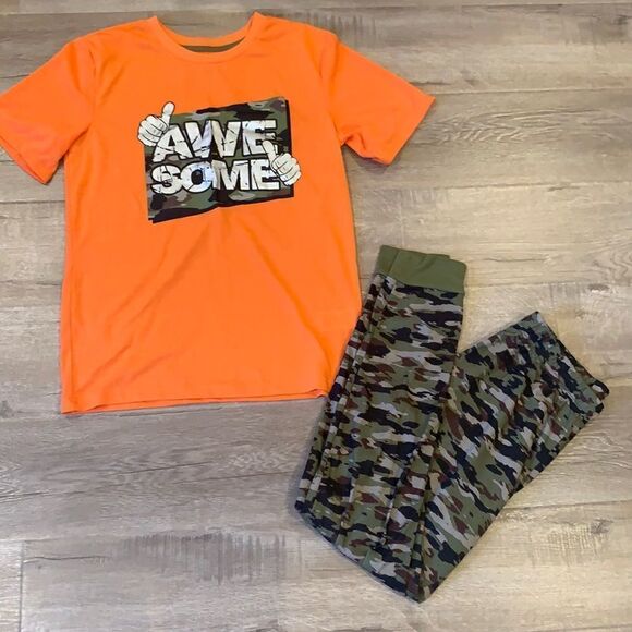 🎉1 hr sale 🎉Boy PJ set 2 - Picture 1 of 4